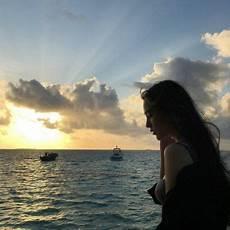 女生背影头像戴帽子