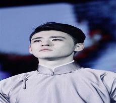 张云雷杨九郎大褂图片